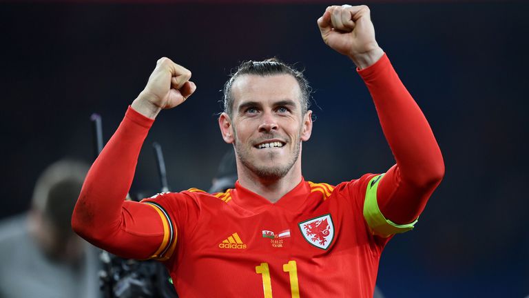  Малдини води диалози с сътрудника на Бейл за трансфер на уелсеца в Милан 