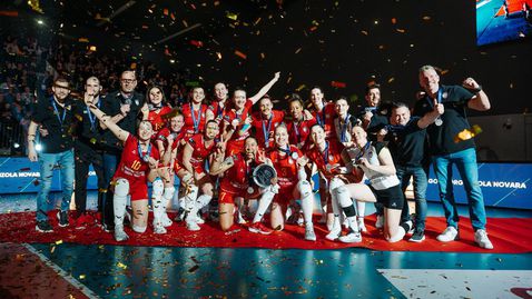 Моника Кръстева и Алба Блаж останаха със среброто от Купата на CEV