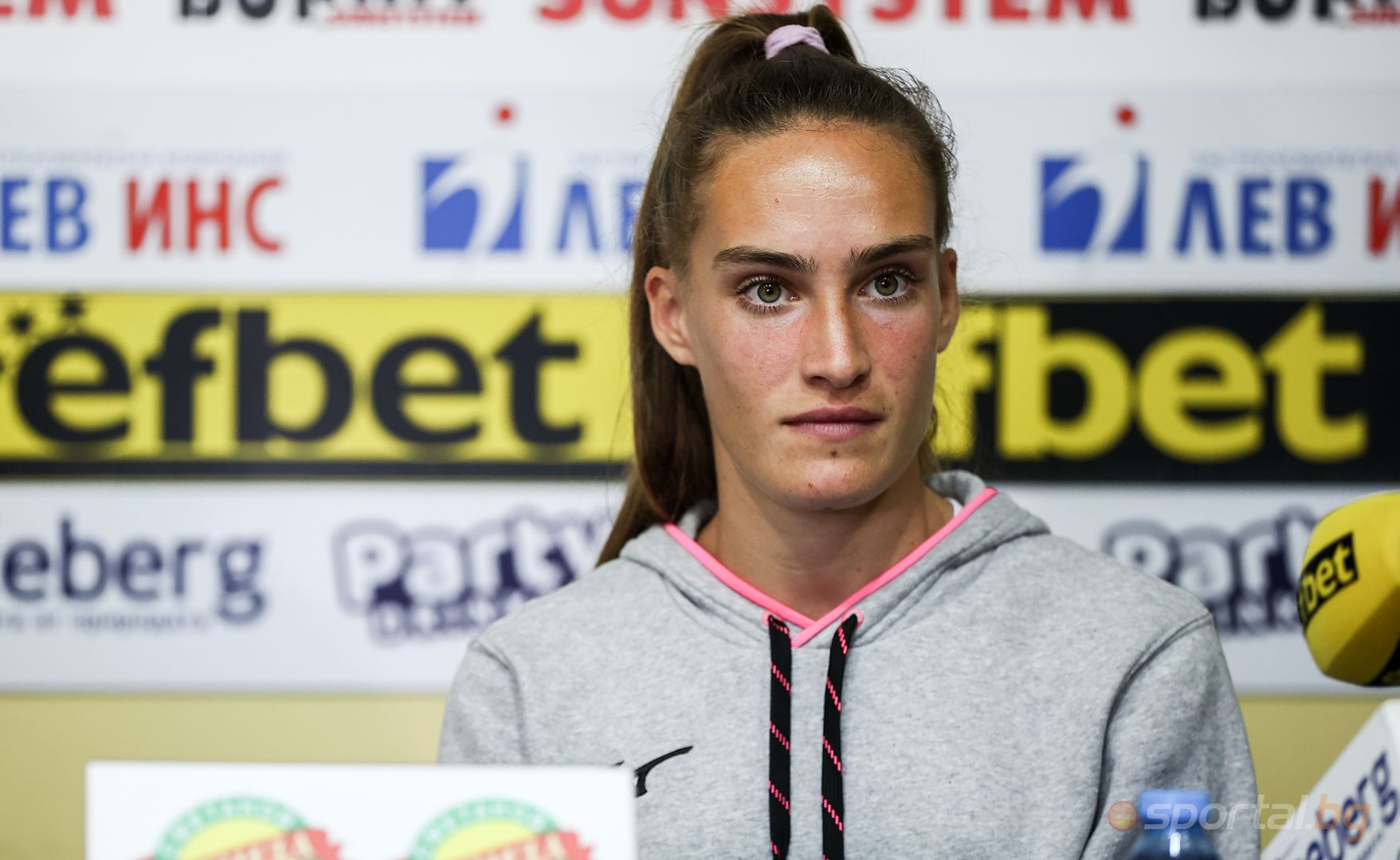 Маги Малеева и националките по тенис говорят за „Били Джийн Кинг къп"