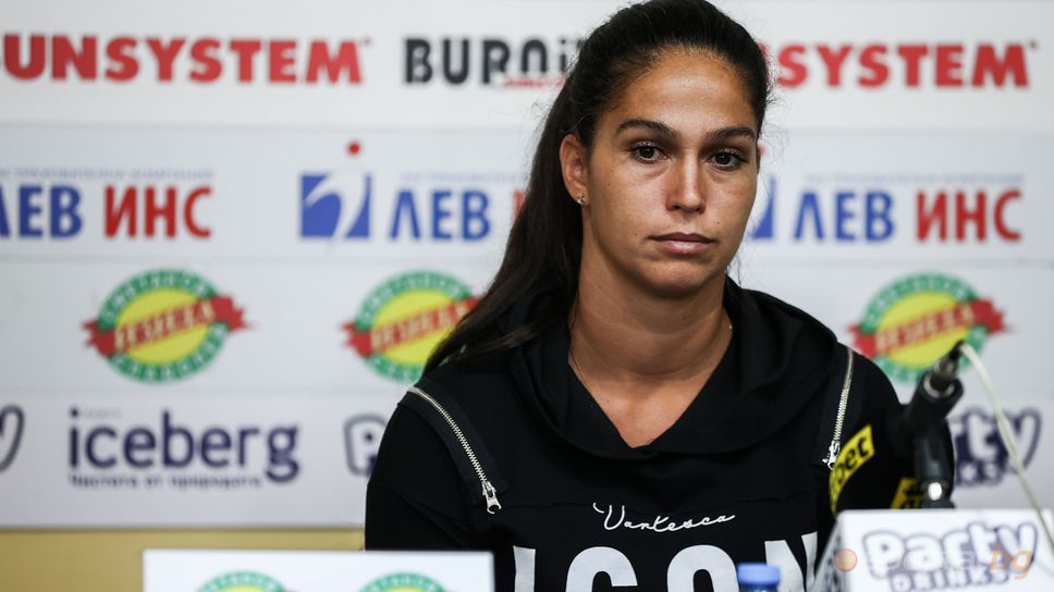Изабелла Шиникова ще играе на полуфиналите на сингъл и на двойки в Египет