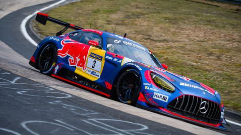 Верстапен потвърди още един старт на „Нюрбургринг“