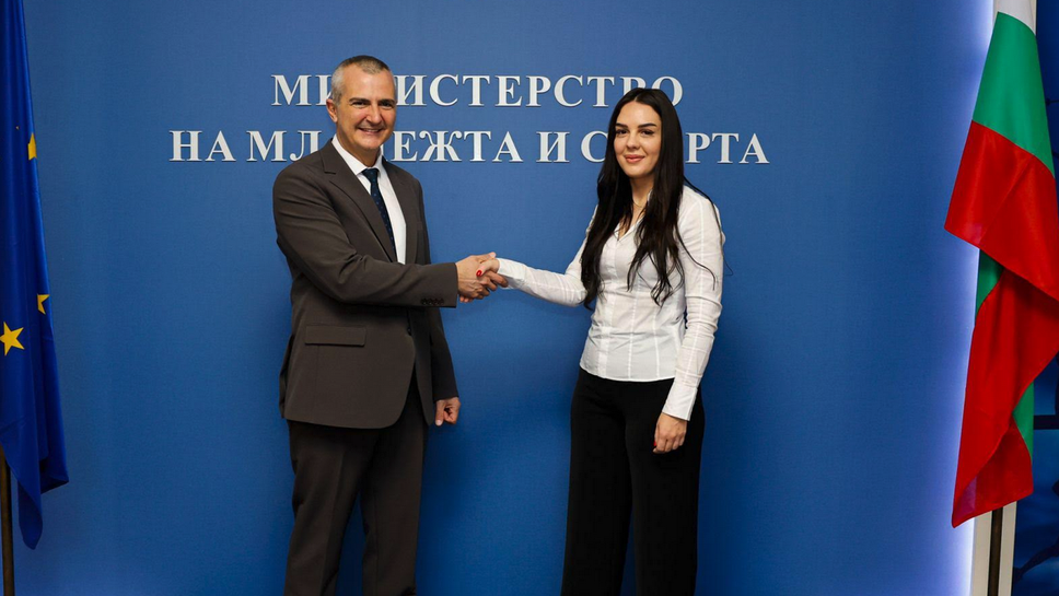 Министър Димитър Илиев се срещна с директора на Националната агенция за младежта на Албания