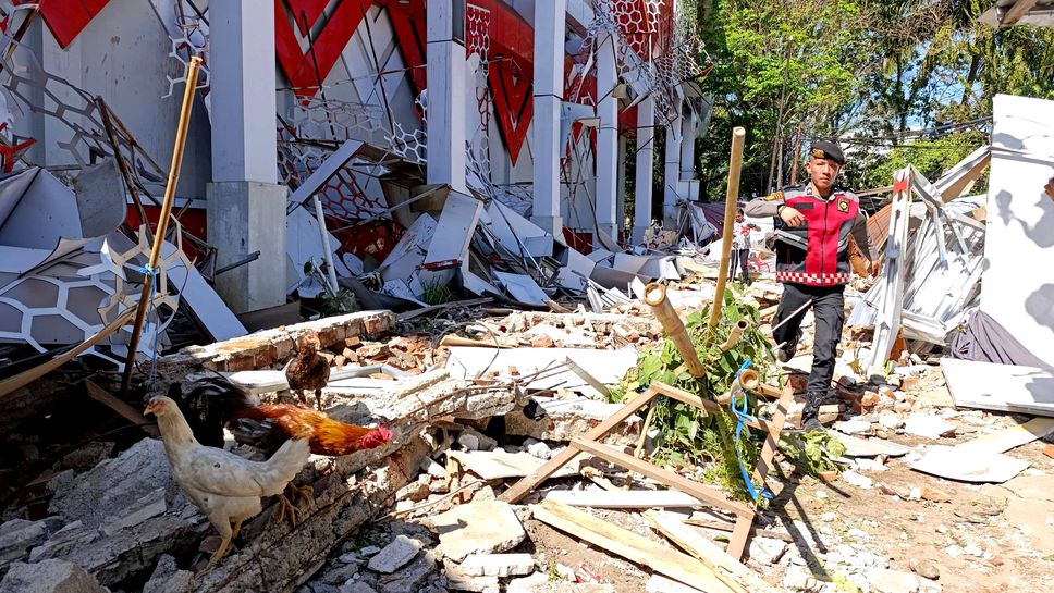 Земетресение от 7.4 удари Индонезия дни след напускането на националния ни отбор