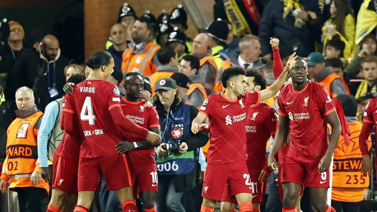 преговаря за нов договор с настоящия си официален спонсор чието