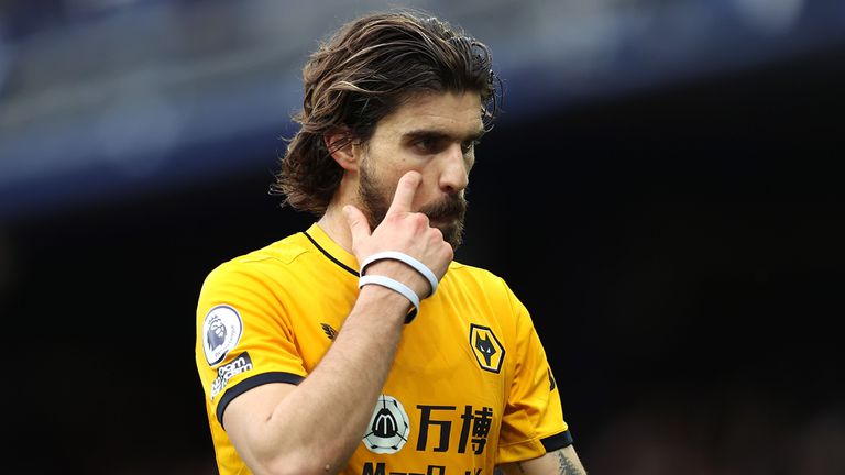  В Барса са обнадеждени за привличането на португалски национал 