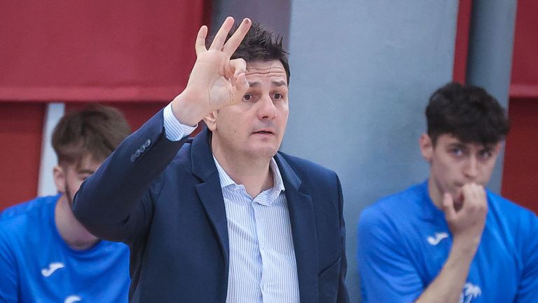 Старши треньорът на Левски Димитър Ангелов извлече причините за тежкото