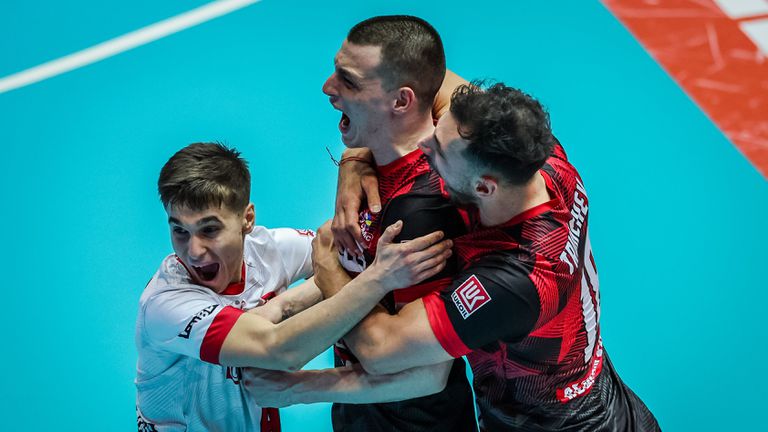 Волейболистът на Нефтохимик 2010 Бургас Калоян Балабанов който бе герой