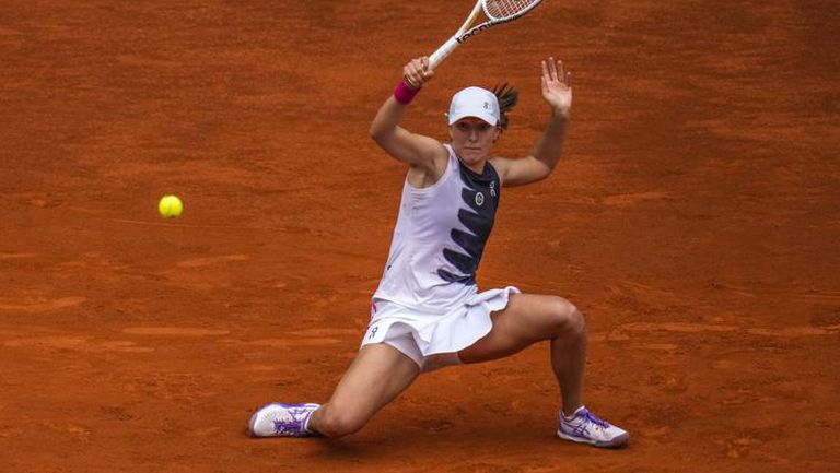 Световната номер 1 в женския тенис Ига Швьонтек надигра рускинята