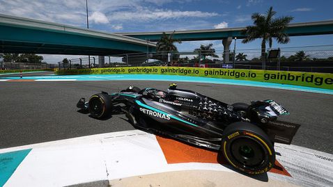  Антонели завоюва квалификацията за спринта в Маями 