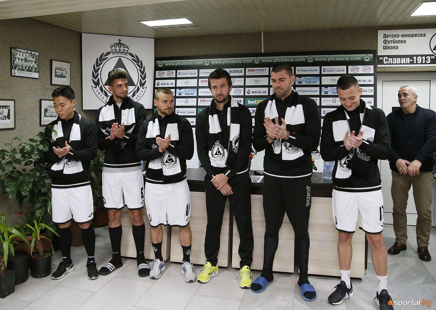 Славия представи новите футболисти