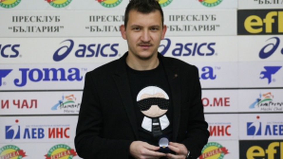 Тодор Неделев е футболист на месеца