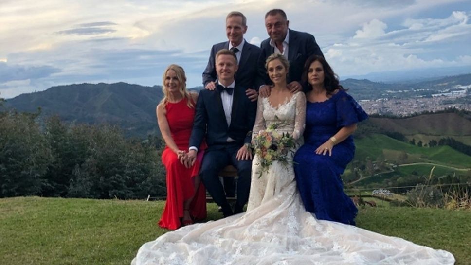 Гибона чака първи внук