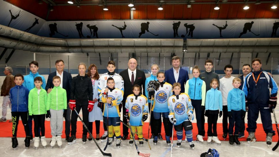 Министър Кралев откри реновираната тренировъчна зала на Зимния дворец