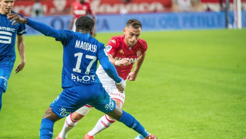 Футболист на Монако буквално срита ВАР след червен картон (видео)