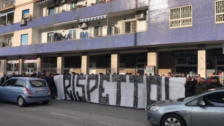 Фенове на Наполи протестират пред базата на клуба