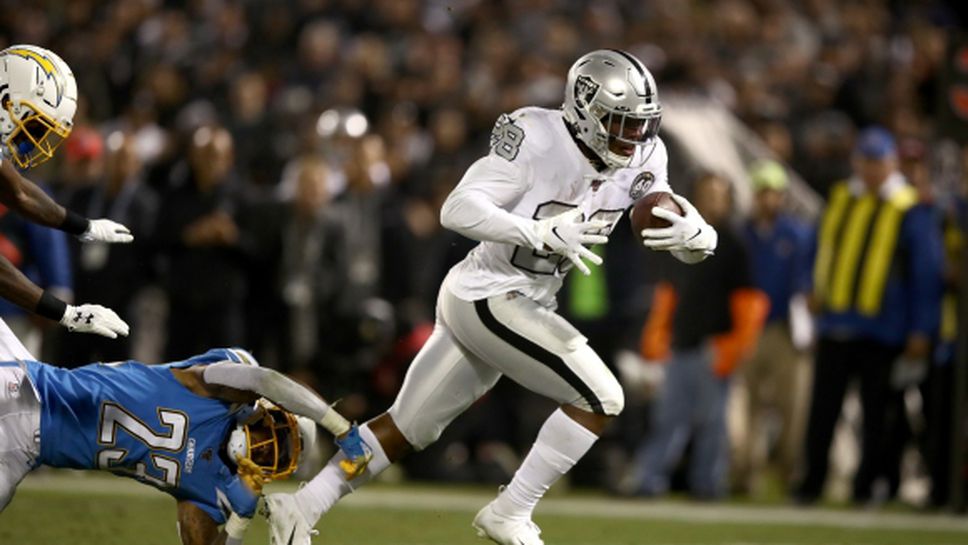 Новобранец засили Оуклънд към плейофите в АФК