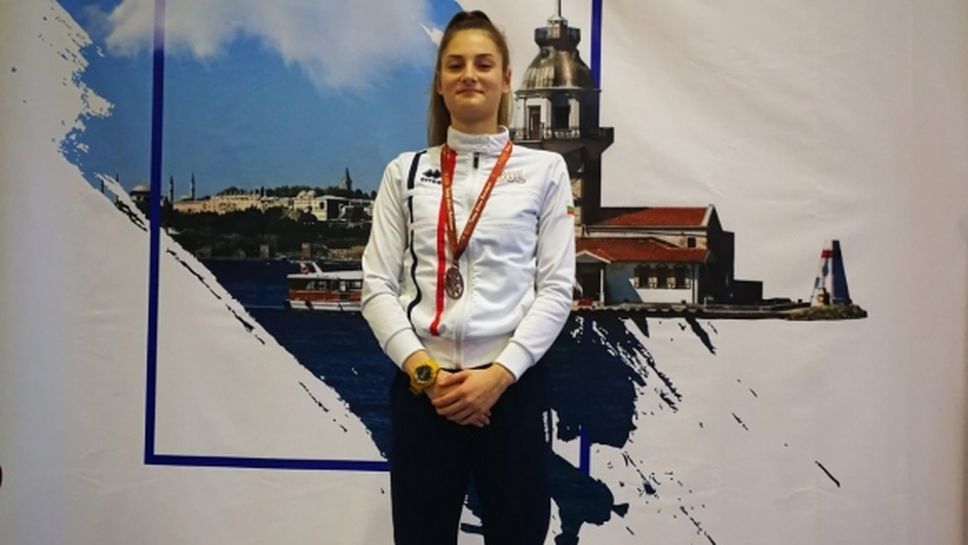 Емма Нейкова с бронз на сабя на турнира за Европейската купа в Истанбул