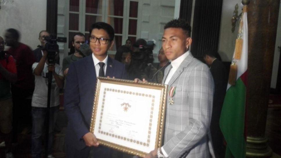 Президентът на Мадагаскар удостои Анисе с рицарски орден за особени заслуги