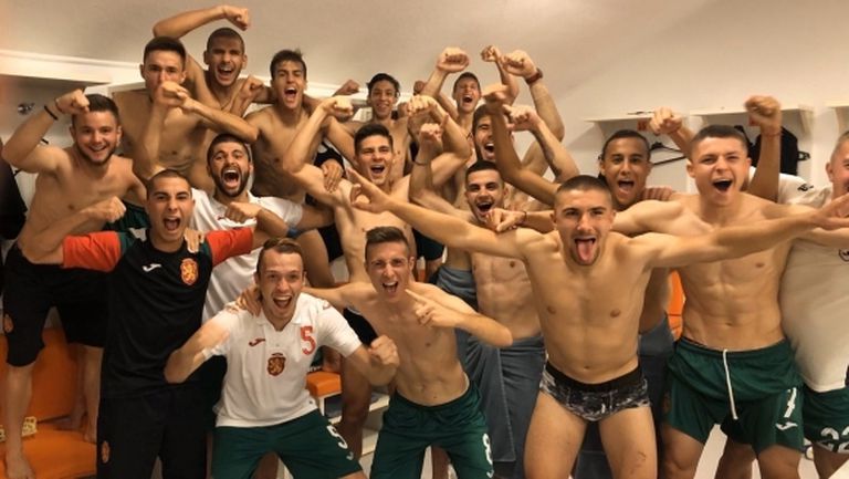 Бурна радост в съблекалнята на България U19 след успешните евроквалификации (видео)