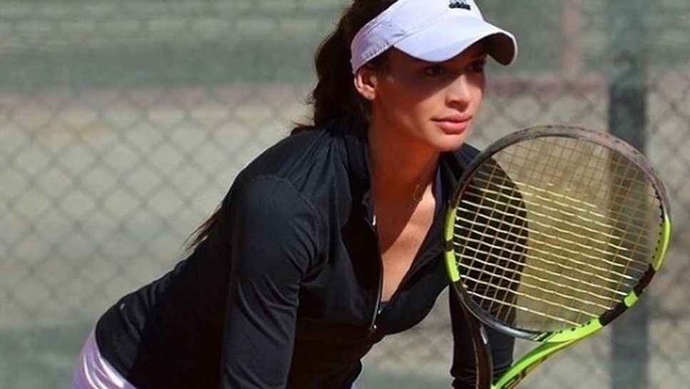 Вангелова се класира на полуфинал на двойки в Анталия