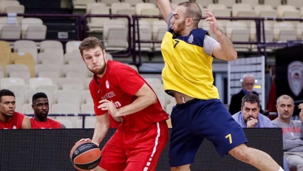 Везенков над всички в контрола на Олимпиакос