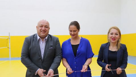 Община Перник търси дофинансиране за отопление на ремонтираната волейболна зала "Дружба"