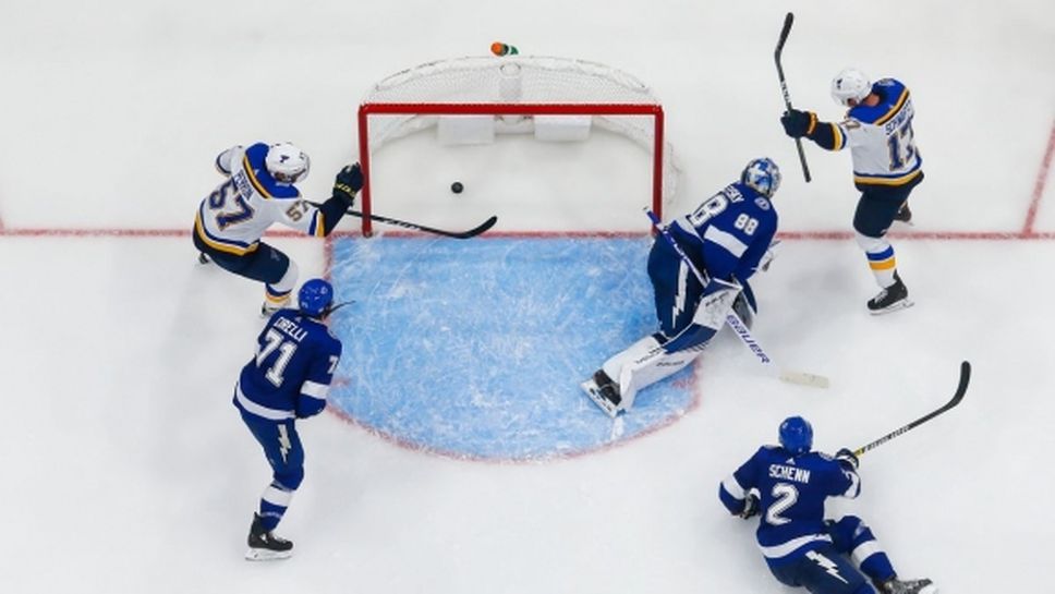 Сундквист вкара два и се контузи, Сейнт Луис спечели срещу Тампа Бей