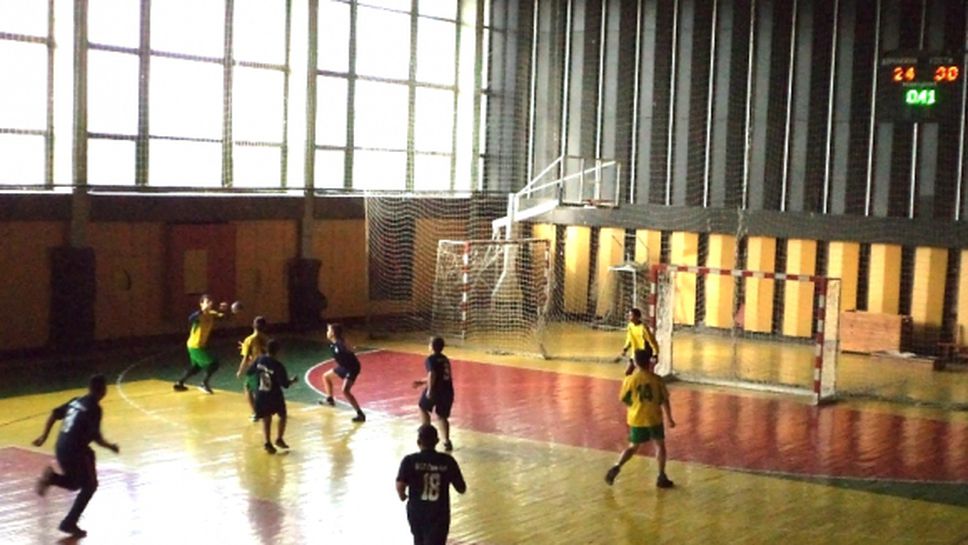 Рекордна победа - 48:0