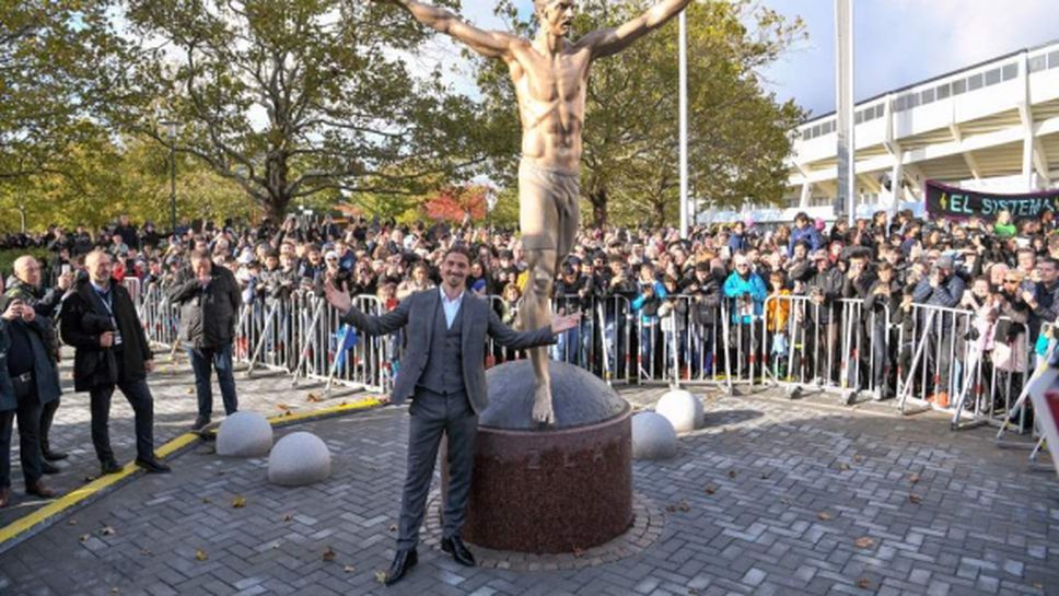 Вандали се опитаха да отрежат краката на статуята на Златан Ибрахимович