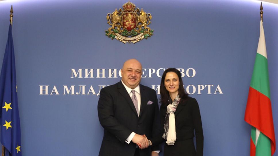Еврокомисар Мария Габриел и министър Кралев обсъдиха приоритетите в секторите “Спорт” и “Младеж”