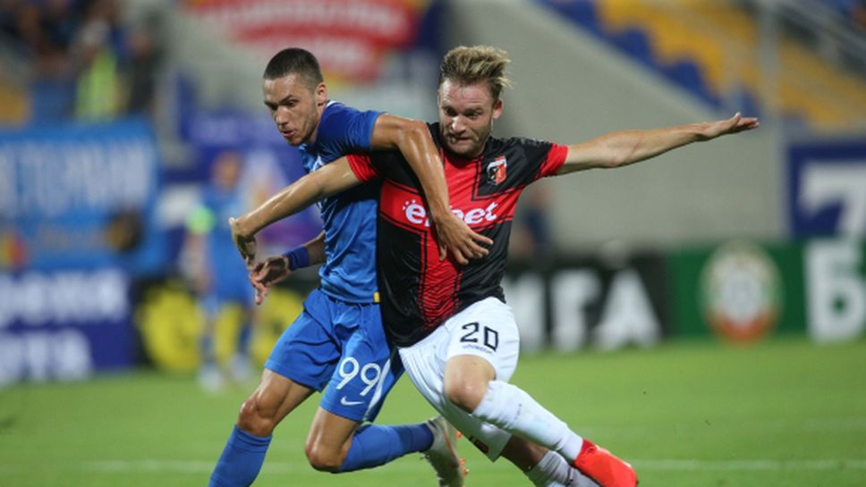 Локомотив Пловдив и Левски се изправят в битка за второто място