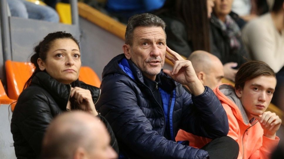 Георги Младенов отново ще води България