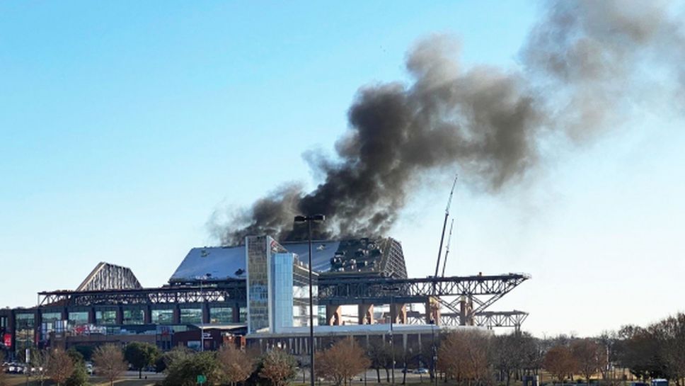 Пожар под покрива няма да осуети откриването на новия стадион на Тексас