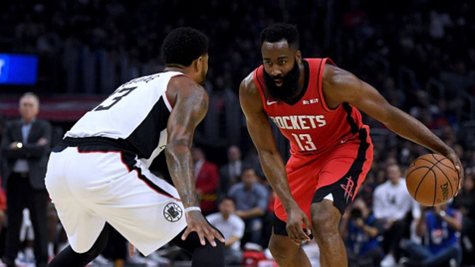 Вижте как Джеймс Хардън преодолява Пол Джордж с майсторски финт (видео)