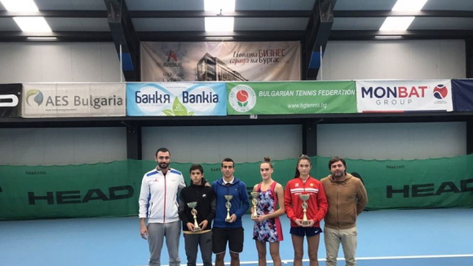 Адрияно Дженев и Михаела Цонева са шампиони на България на закрито до 16 г.