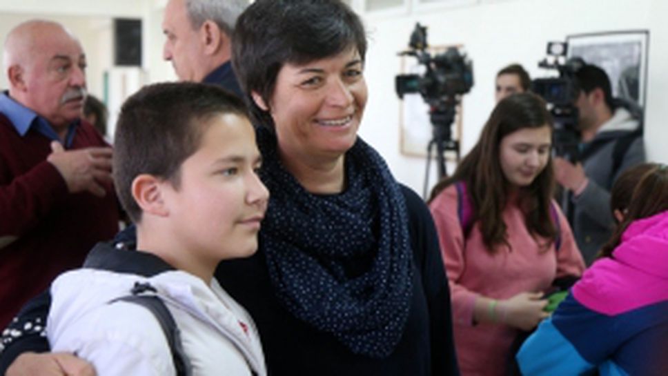 Олимпийската шампионка Румяна Нейкова се срещна с ученици от спортно училище "Генерал Владимир Стойчев"