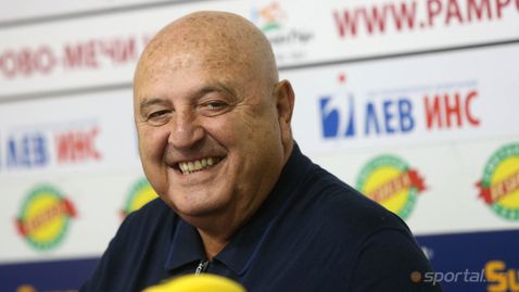 Стефанов обясни за жеста с рязането и каза: Аз съм човекът! Да докарат някой с пари, а не изпосняк