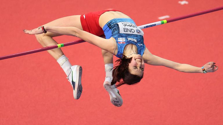 16-годишната Топич изравни световния рекорд в скока на височина за девойки до 18 г.