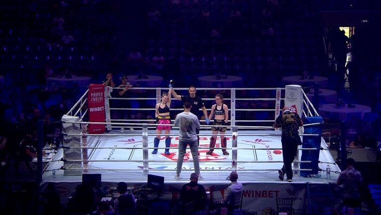 Никол Станчева победи Моника Генова на Max Fight 54