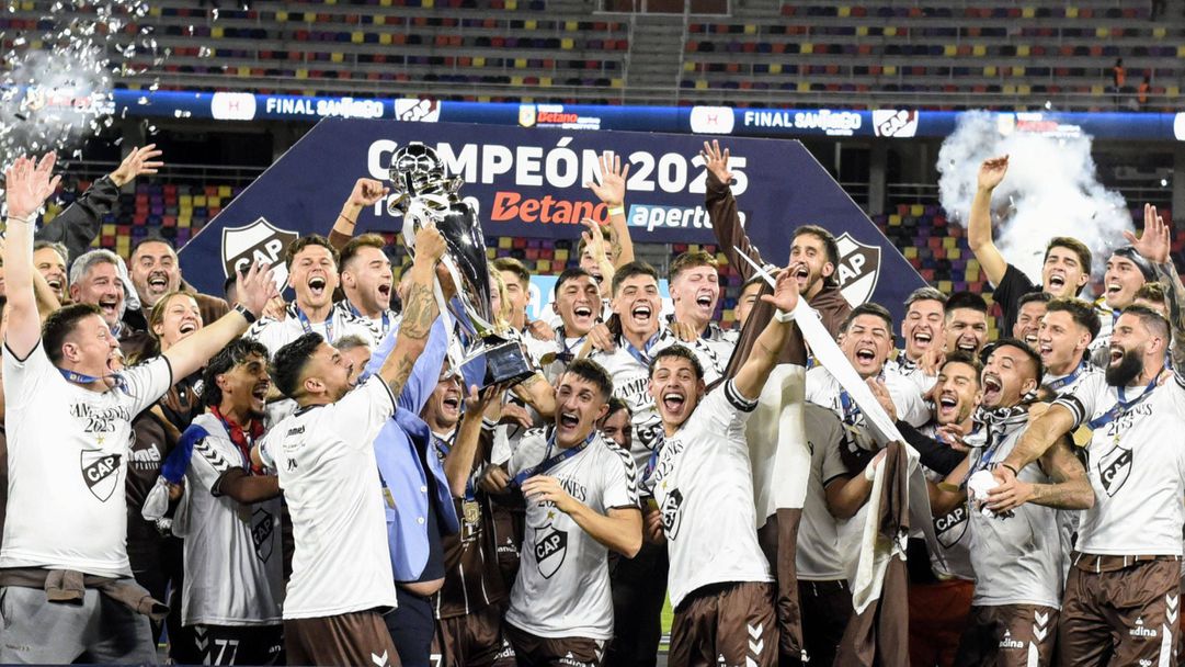 Платенсе взе историческа първа титла на Аржентина