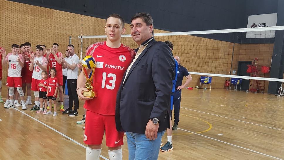 Александър Манушев ще играе в Швейцария