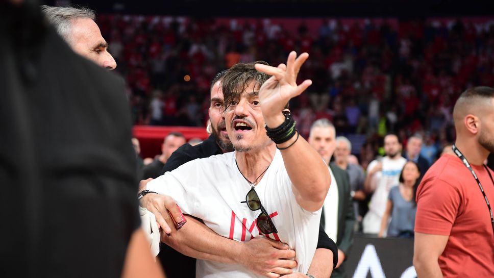 Олимпиакос публикува видео в официалния си YouTube канал свързано с