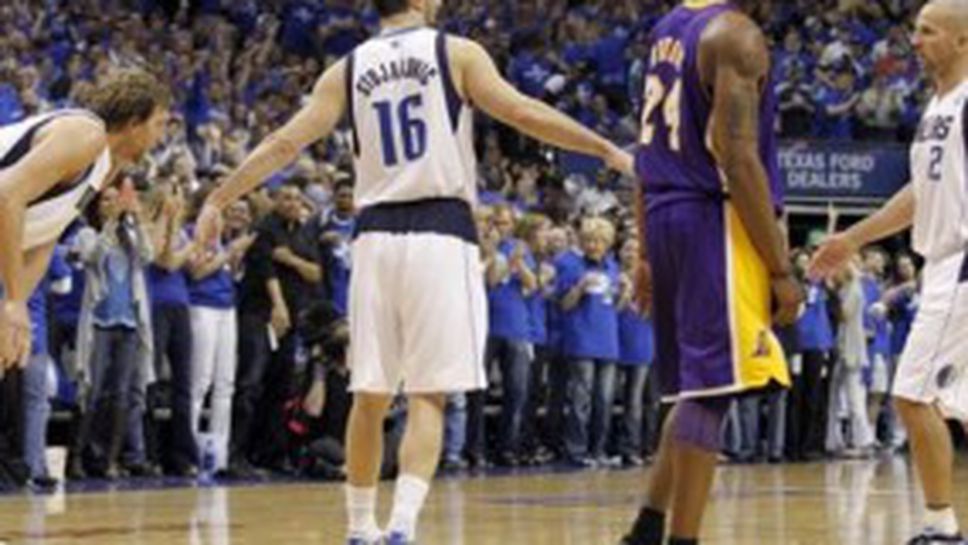 Шампионът Лейкърс на крачка от елиминация