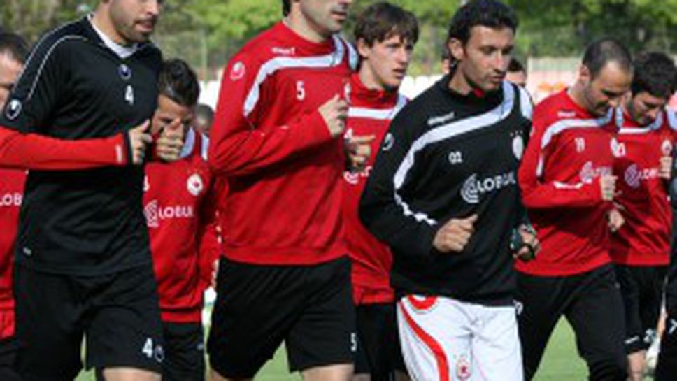 ЦСКА тренира пред 80 фенове в Стара Загора