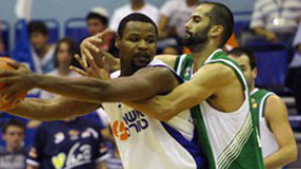 Макаби подписва с американско крило