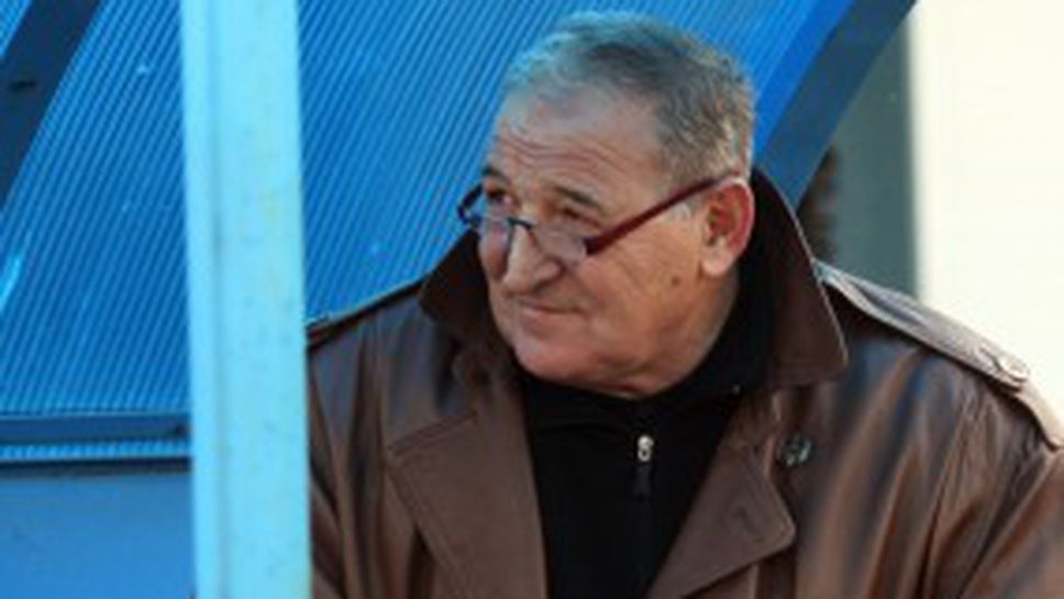 ЦСКА върви в правилна посока, радва се Пената