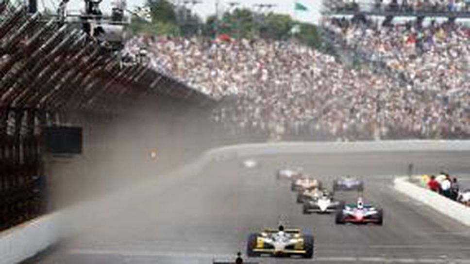 Супер драма: Вижте как новак изпусна победата на последния завой на "Инди 500" (видео)