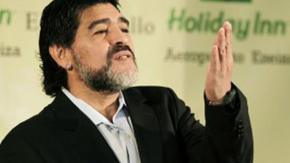 Марадона мисли за работа в чужбина