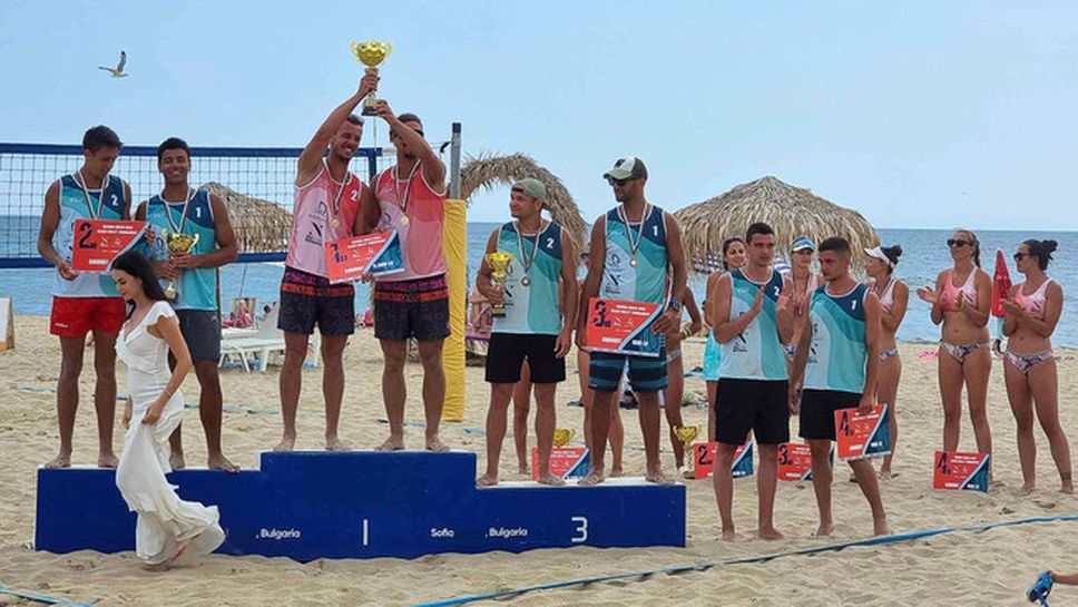 Турнирът по плажен волейбол в Свети Влас отличи своите победители