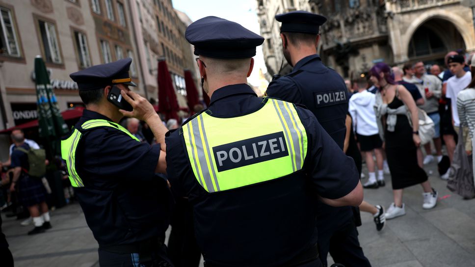 Полицията в Бавария отказа достъп на 37 футболни хулигани до мачовете на Евро 2024